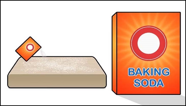 Rắc baking soda lên nệm