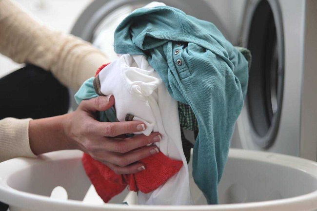 Giặt quần áo bơi trong máy giặt