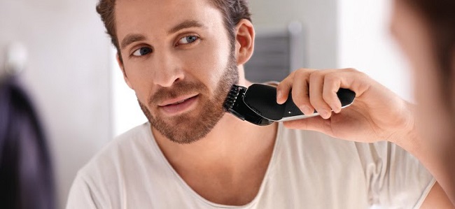 Nhiều người có thói quen cạo râu khô vì nó tiện lợi