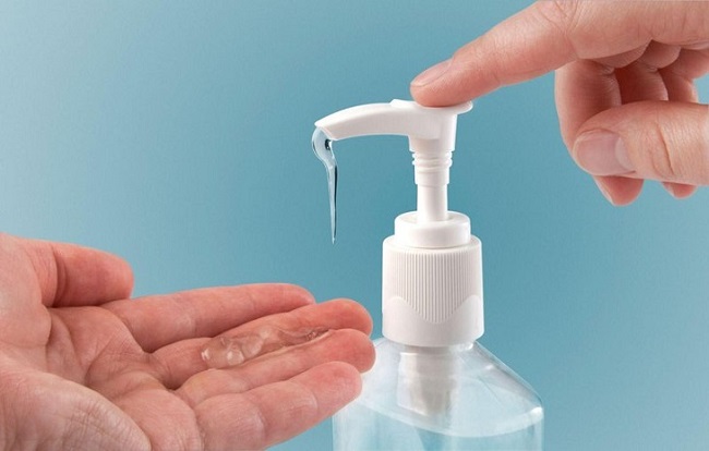 Nước rửa tay khô ở dạng gel hoặc dạng dung dịch để xịt